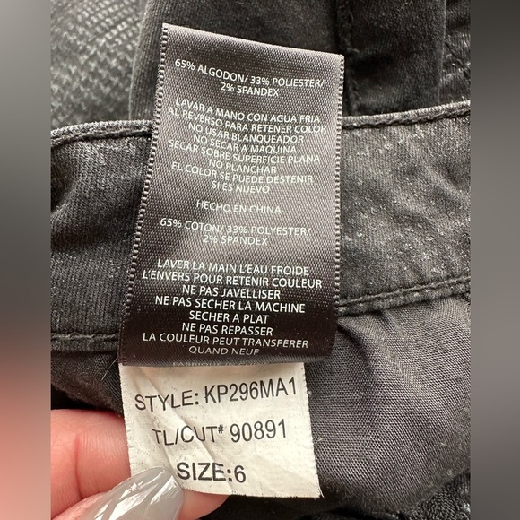 Kut from the Kloth Diana Skinny Black Subtle Herringbone Pattern Jeans Size 6 - Picture 7 of 10